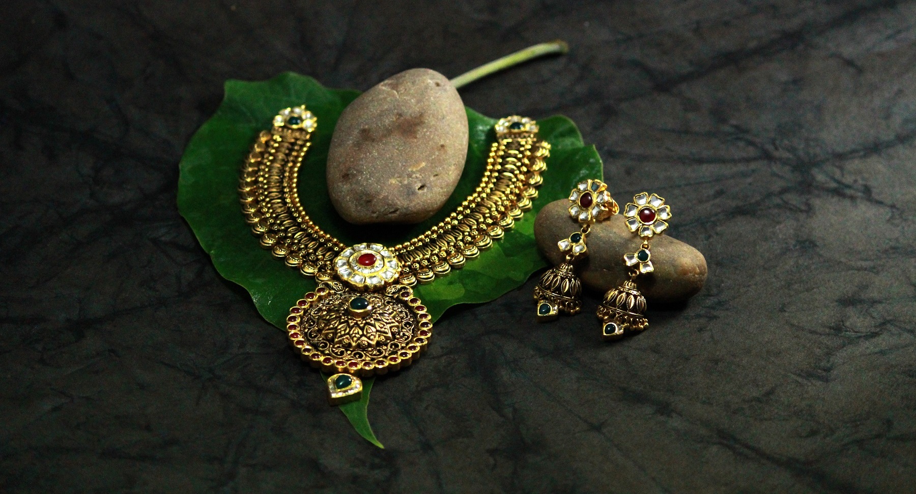 G;ided Unio Gold Necklace